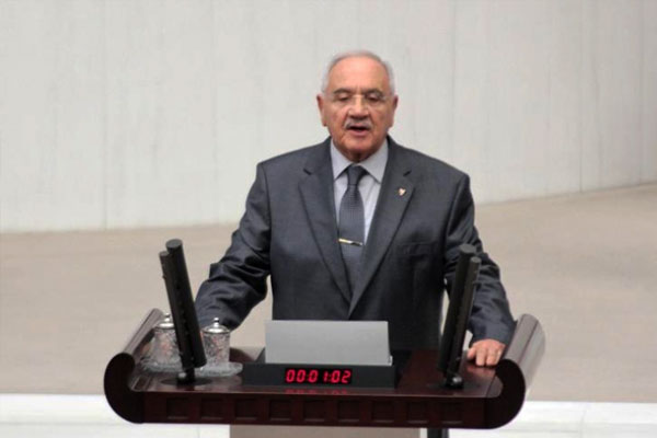 Vecdi Gönül yemin etti