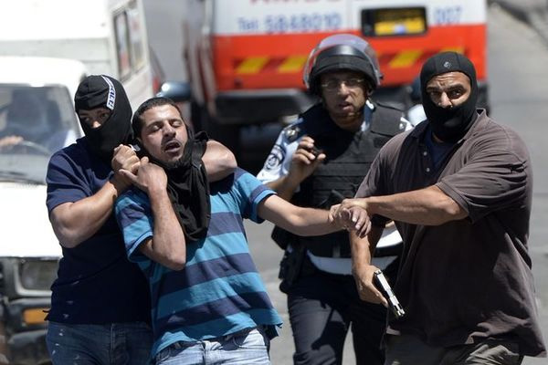 İsrail, 8 Filistinliyi gözaltına aldı