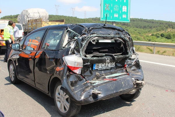 TEM'deki kaza trafiği felç etti