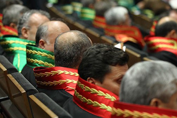 HSYK'dan 54 hakim ve savcı için karar