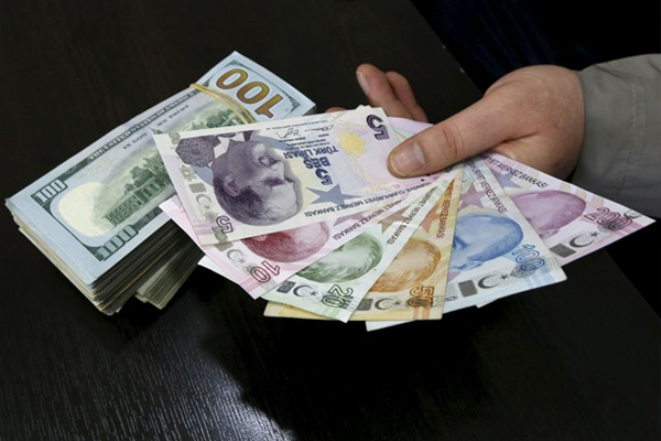 Komşu TL kullanmaya başladı