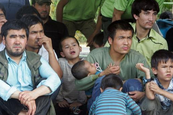 Gözler Tayland'da kalan 60 Uygur'da