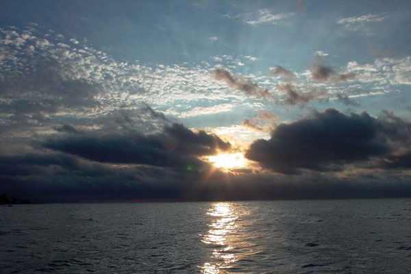 Tarlasına giderken yıldırım çarptı