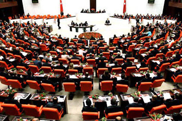 TBMM'de odası olmayan vekil krizi
