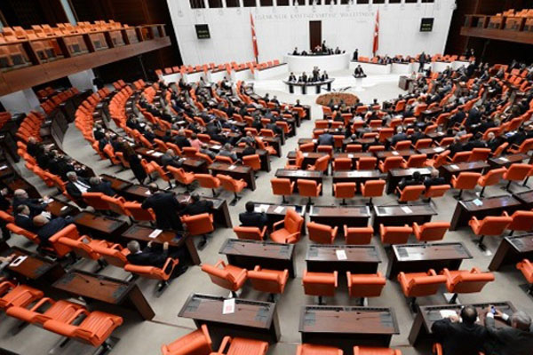 Meclis'te 30 milletvekili açıkta kaldı