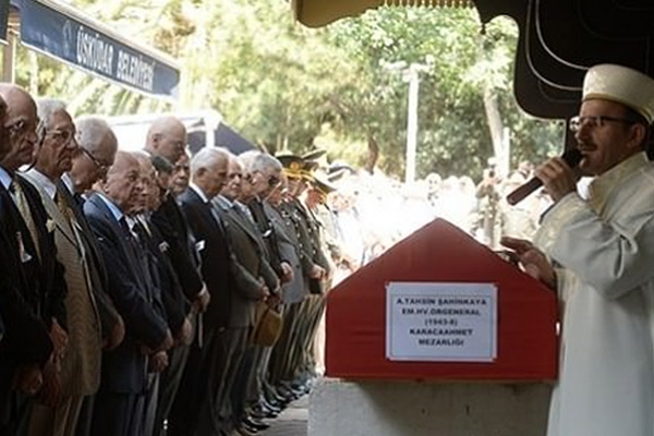 Tahsin Şahinkaya toprağa verildi