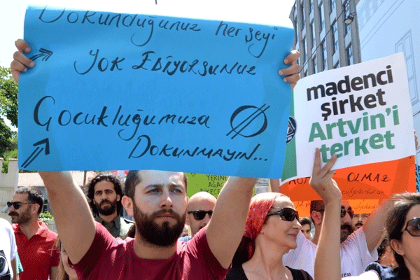 İstiklal'de 'Yeşil Yol' protestosu