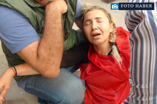 DİSK önünde arbede