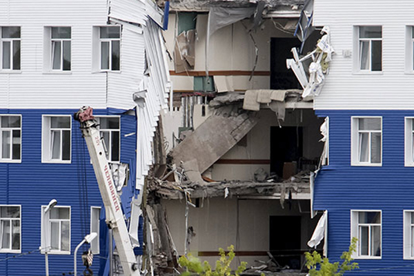 Rusya'da kışla binası çöktü: 23 ölü