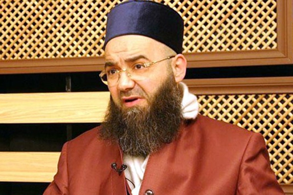 Cübbeli Ahmet Hoca hastaneye kaldırıldı