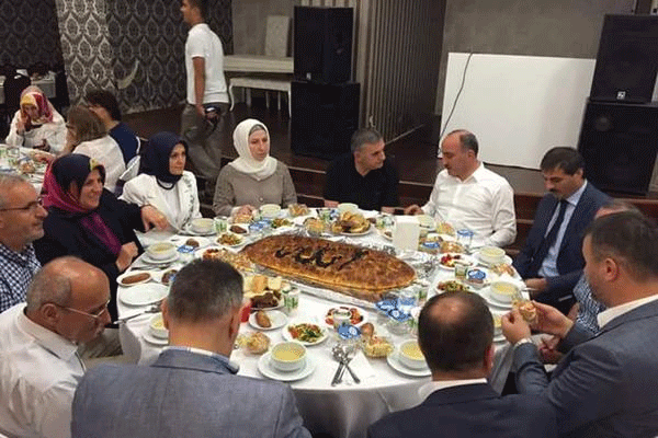 AK Parti'den 'Allah' yazılı pide açıklaması