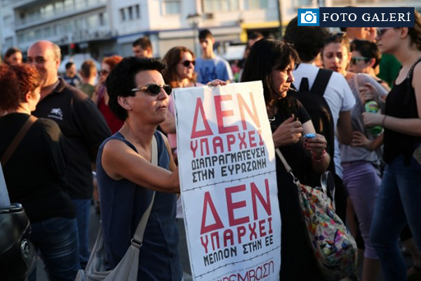 Atina'da 'kurtarma paketi'ne karşı gösteri
