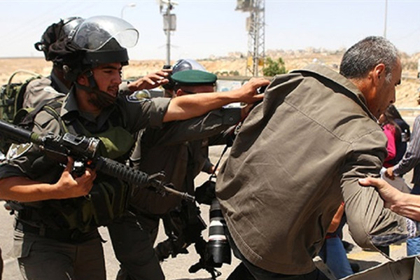 İsrail 6 Filistinliyi gözaltına aldı