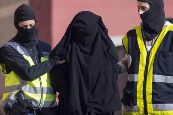 IŞİD militanı kadın kıyafetleriyle yakalandı