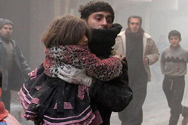 Rejim, Yermuk'a varil bombasıyla saldırdı