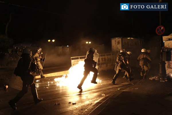 Yunanistan alev alev