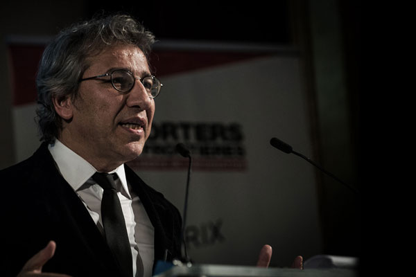 Can Dündar 'yurt dışına çıktı' iddiasını yalanladı