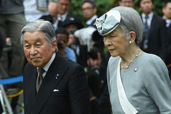 Japon İmparatoru tahtı bırakıyor