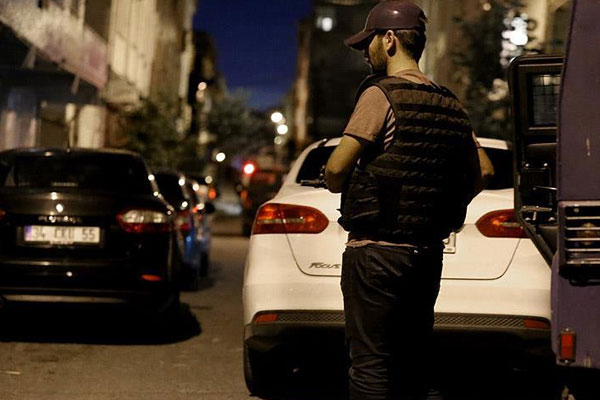 İstanbul’da helikopter destekli operasyon