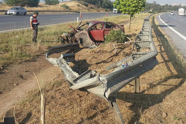 Mersin'de trafik kazası: 2 ölü
