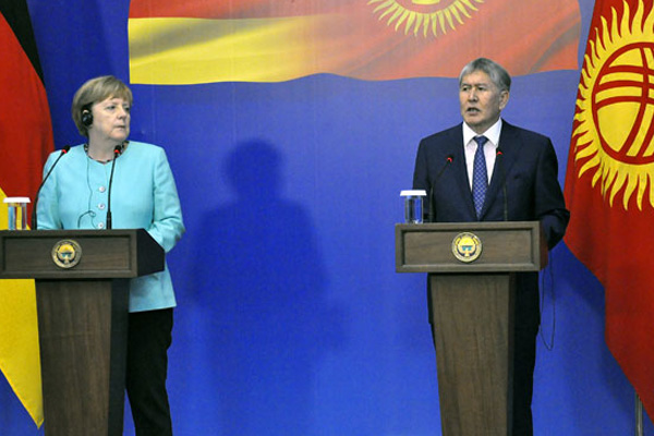 Merkel Kırgızistan'da
