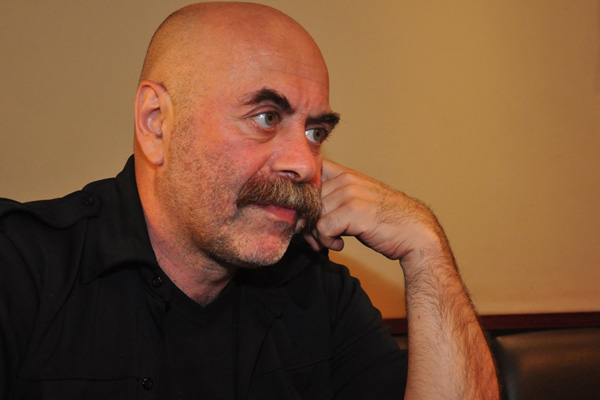 'Suriyelilere vatandaşlık' tartışmalarına Ezel Akay da katıldı