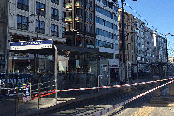 Sirkeci'de paket alarmı