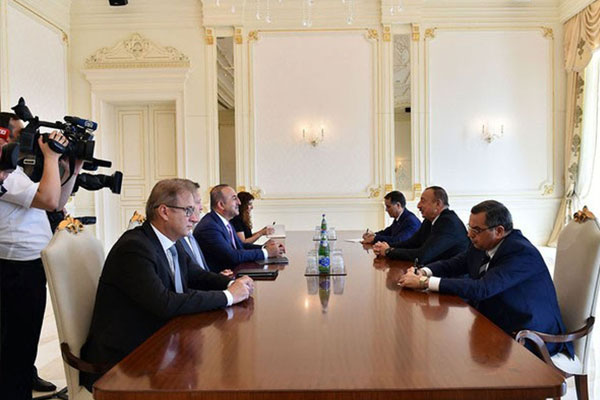 Çavuşoğlu Aliyev’le görüştü