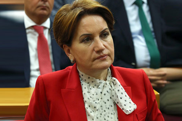 Akşener: Bayramlaşma törenindeki baskını Bahçeli yaptırdı!