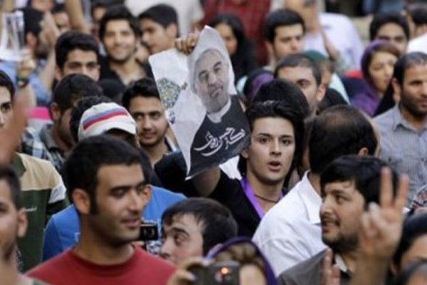 İran halkı askerlerinin Suriye'de savaşmasını destekliyor