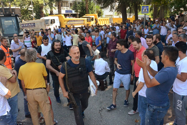 Gölcük Donanma Komutanlığı’na polis girdi