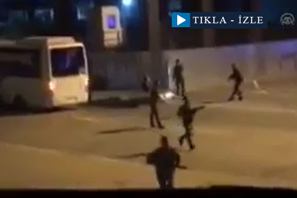 Darbeci askerler Atatürk Havalimanı'nda görüntülendi