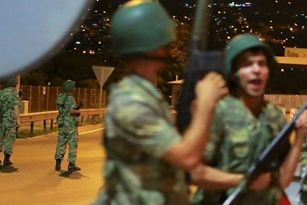 Darbeci bir general daha tutuklandı