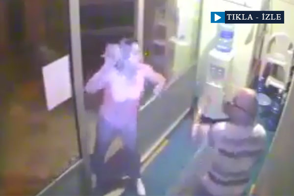 Darbeye direniş için sala okuyan müezzin böyle darp edildi