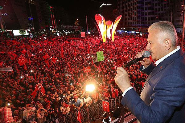 Başbakan Yıldırım'dan cuntacılara 'cani' benzetmesi