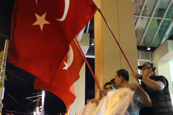 Kanada'da 'darbe' protestosu