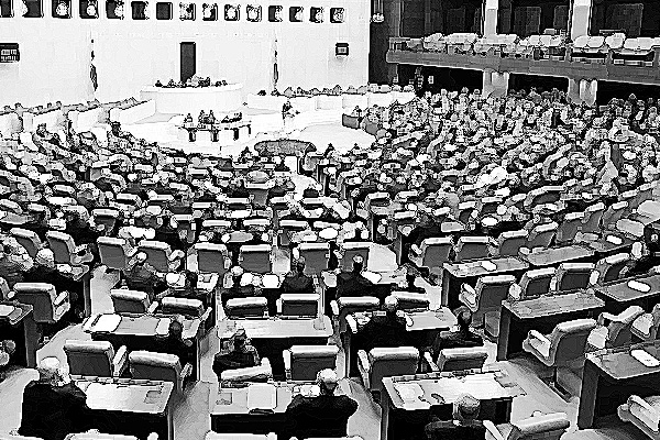 Meclis boşaltılıyor mu? TBMM'de neler yaşanıyor?