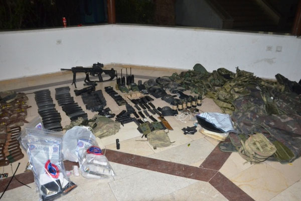 Marmaris'teki darbeciler mühimmatlarını bırakıp kaçtı