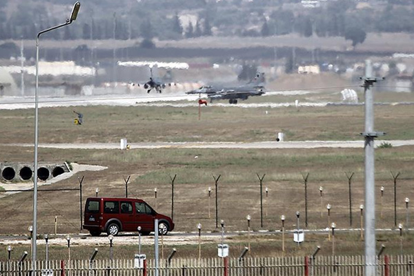 İncirlik Üssü'nde 8 asker gözaltında