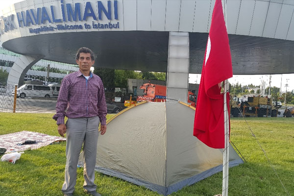 Atatürk Havalimanı'ndan demokrasi çadırı