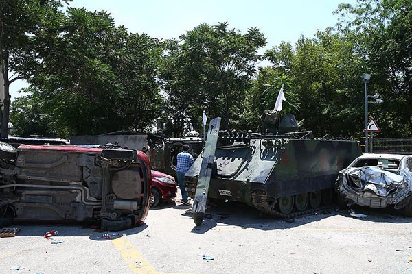 Darbecilere ait zırhlı araçlar çekildi