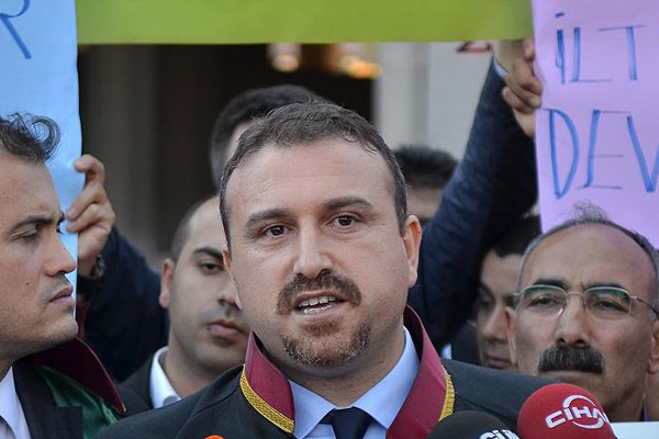 FETÖ'cü polislerin avukatı çekildi