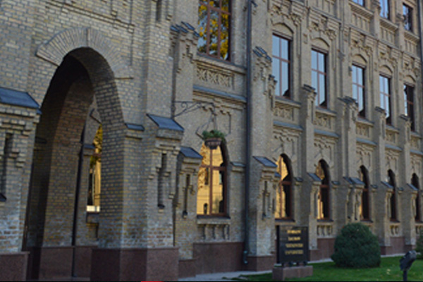 Özbekistan’da medreselere üniversite engeli