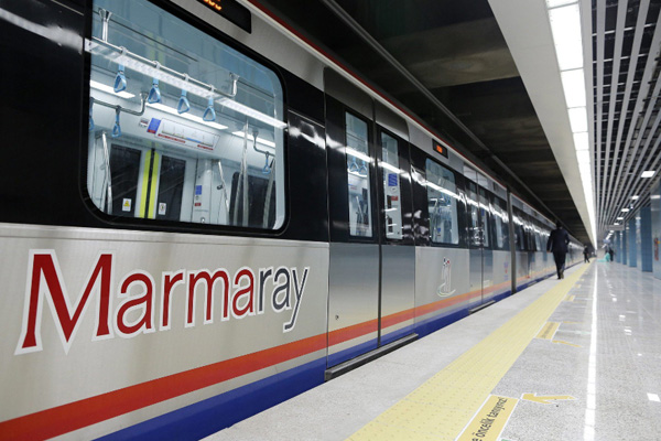 Marmaray seferleri durdu