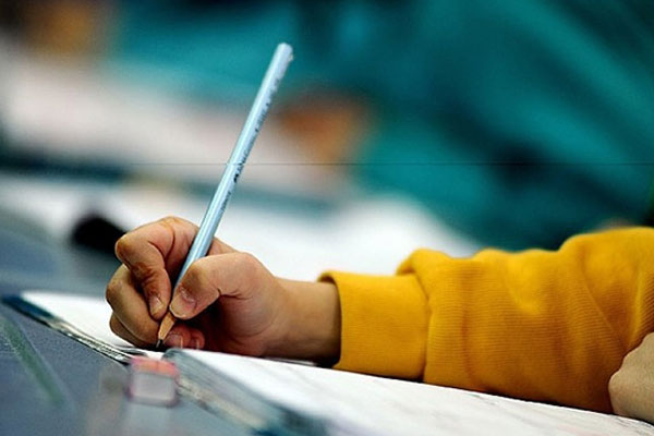 Darbe girişiminde şehit olanların çocuklarına burs