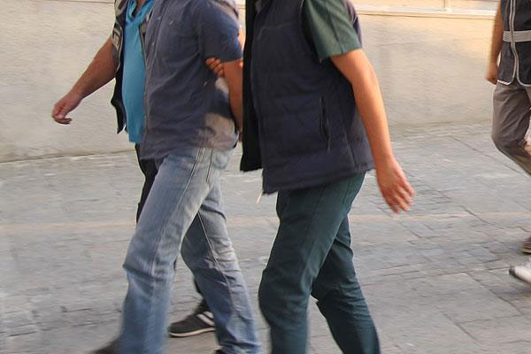 Askeri savcı ve hakimler tutuklandı