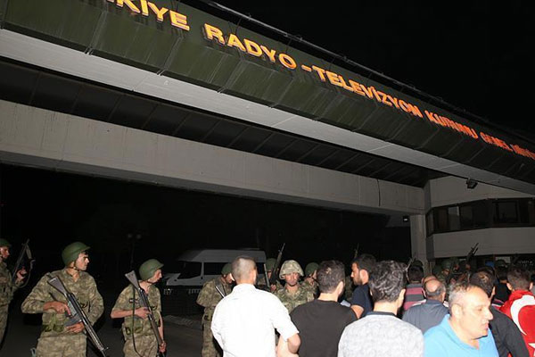 TRT'nin başına geçeceği iddia edilen Albay tutuklandı