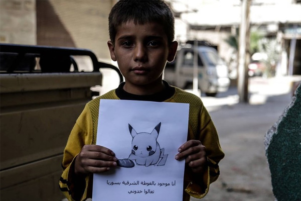 Suriyeli minikler Pokemon'la sesleniyor