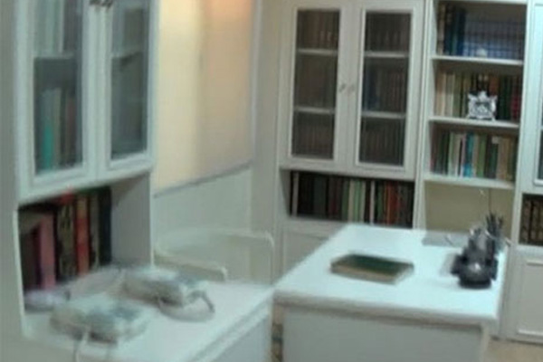 Polis Fethullah Gülen'in odasına girdi