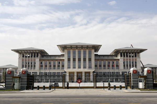 Külliye'de askerin yerine polis geldi